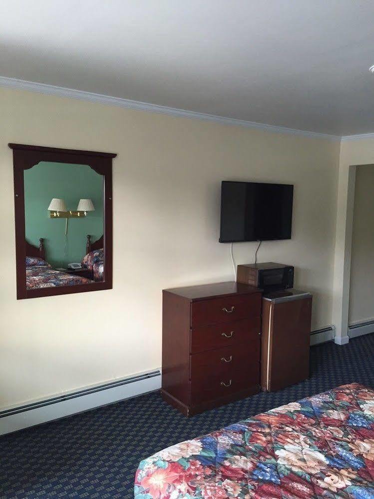 Top Hill Motel Саратога-Спрингс Экстерьер фото